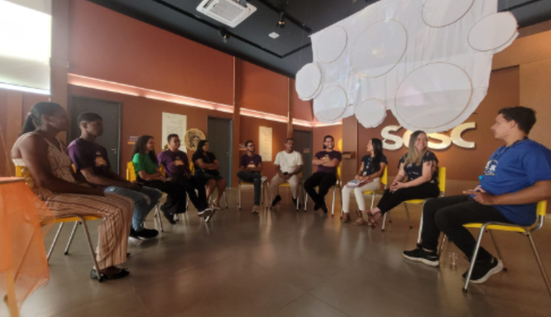Sesc-SE realiza reunião com pais e jovens selecionados para festival em Pelotas Sesc-SE realiza reunião com pais e jovens selecionados para festival em Pelotas