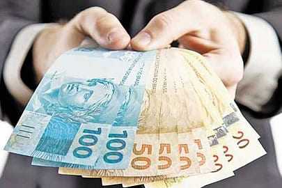 Projeto prevê parcelas extras de seguro-desemprego para trabalhador à espera de filho Projeto prevê parcelas extras de seguro-desemprego para trabalhador à espera de filho