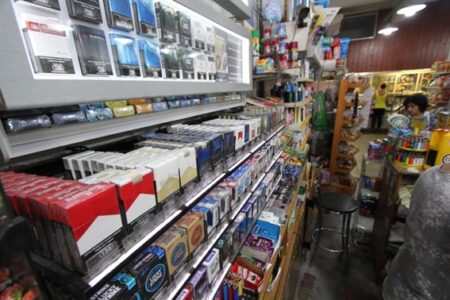 Governo eleva imposto do cigarro para bancar querosene e biodiesel Governo eleva imposto do cigarro para bancar querosene e biodiesel