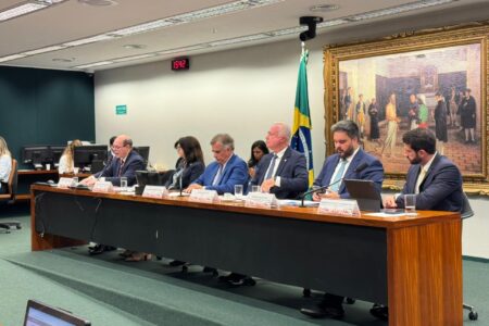 CNC defende negociação coletiva em debate sobre o fim da escala 6×1